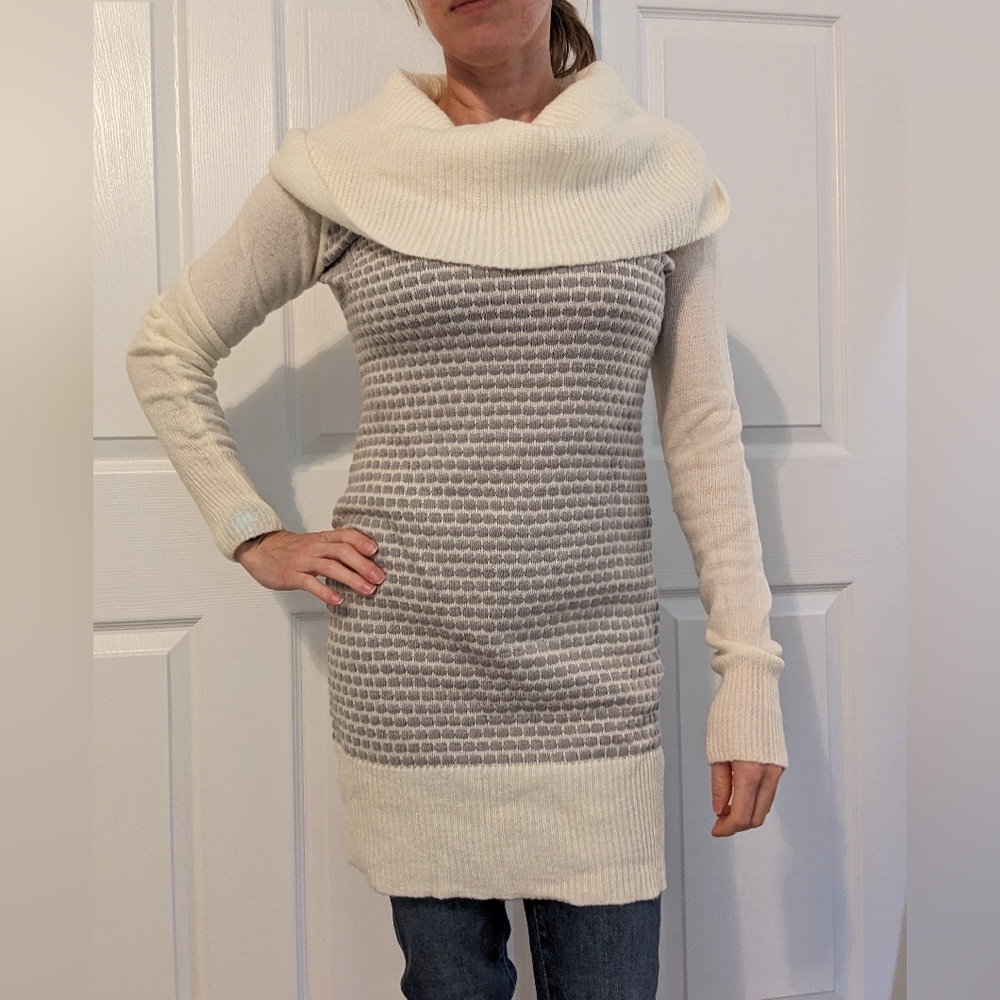 NWT | Candie's | Cowl Neck Sweater Tunic | White & Gray | M